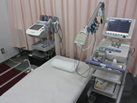 心電図（右）・血圧脈波検査装置（左）